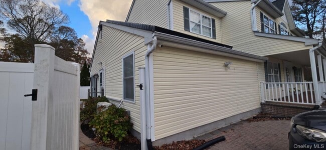 Building Photo - 21 Camp Fire Ln