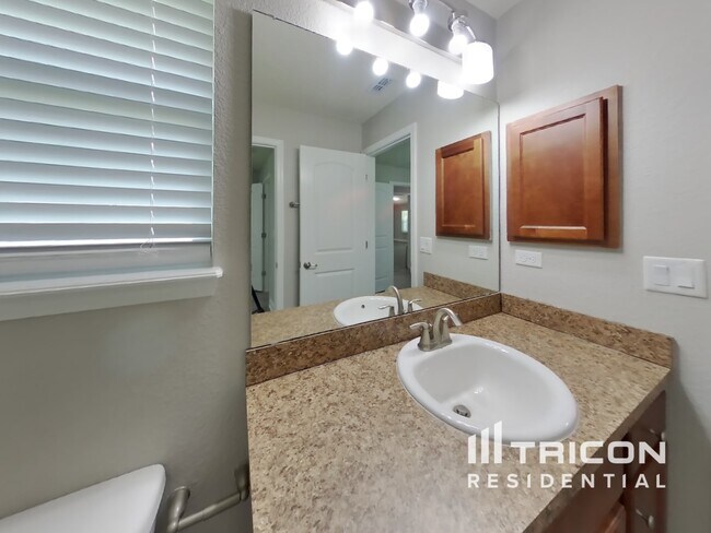 Building Photo - 2053 Jomil Ct