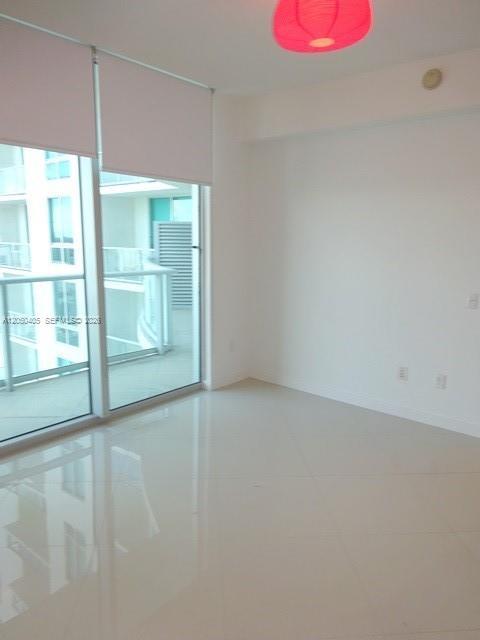 Building Photo - 300 S Biscayne Blvd
