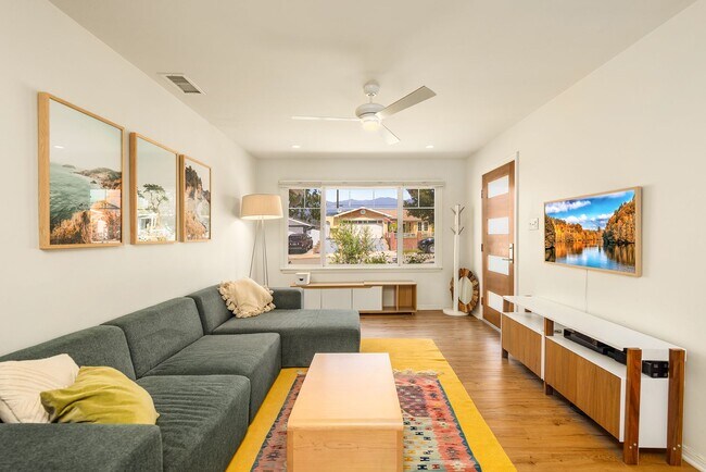 Building Photo - Oak View 3 bedroom 2 bath
