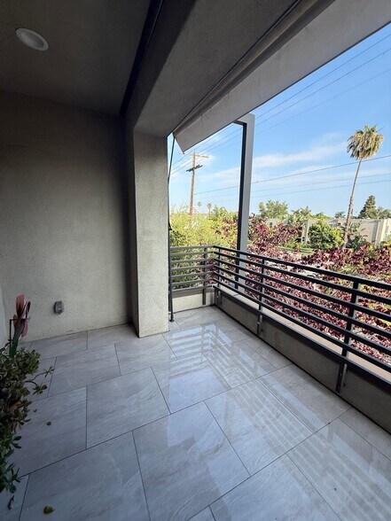 Building Photo - 13225 Victory Blvd
