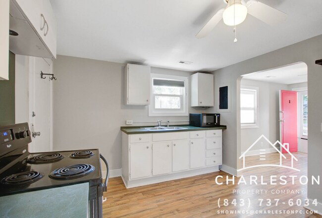 Building Photo - 1618 Acacia St