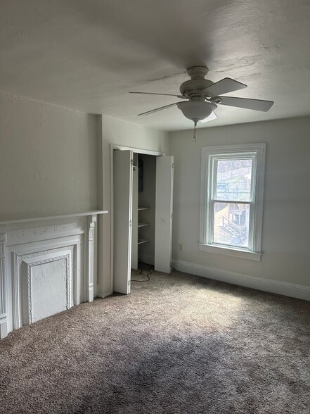 Building Photo - 323 Prestley Rd