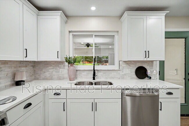Building Photo - 2569 Richmar Dr