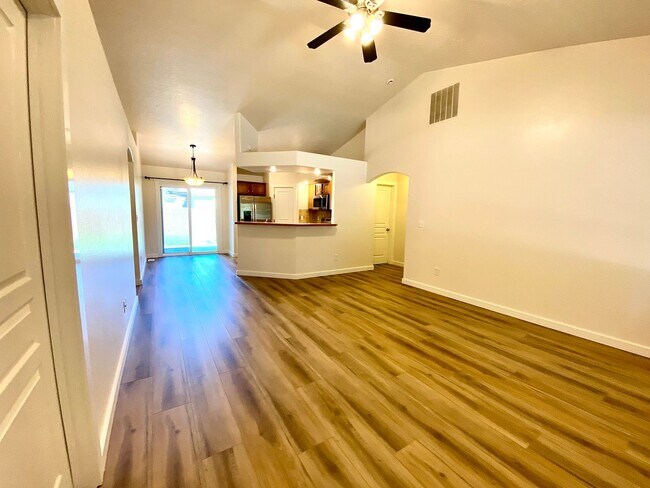 Building Photo - 4 bedroom PLUS office or 5th bedroom in NW Meridian Avail Mid August