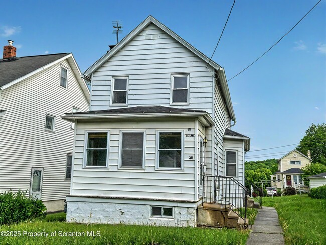 Building Photo - 311 Oleckna St