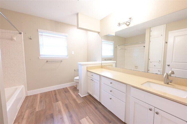 Building Photo - 2106 S Colorado St