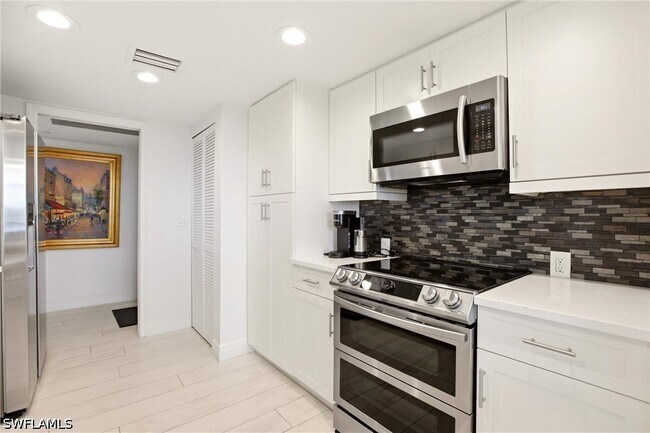 Building Photo - 5550 Heron Point Dr