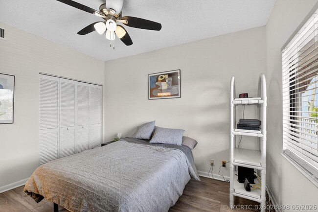 Building Photo - 6193 Pointe Regal Cir