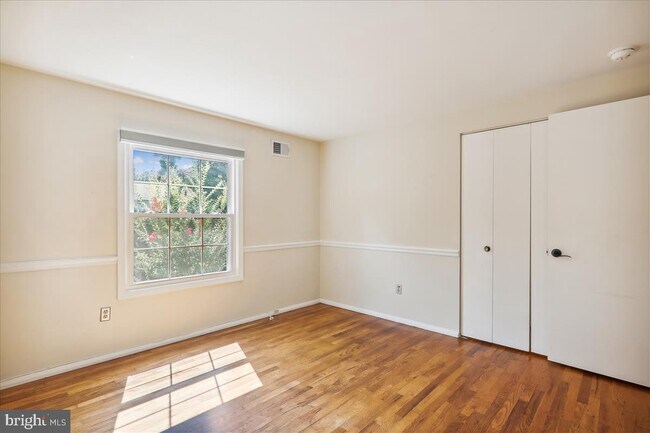 Building Photo - 8709 Sleepy Hollow Ln