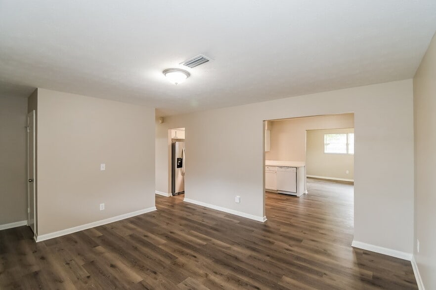 Building Photo - 4415 Argentine Dr N