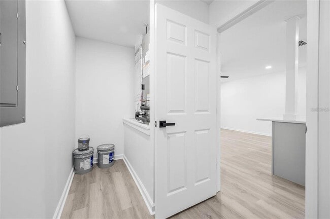 Building Photo - 1523 NE 1st Ave