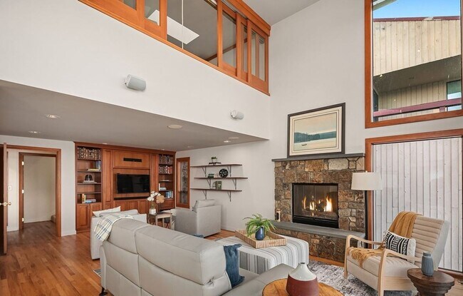 Building Photo - 1120 West Lake Sammamish Pkwy NE