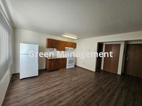 Building Photo - Studio/Efficiency