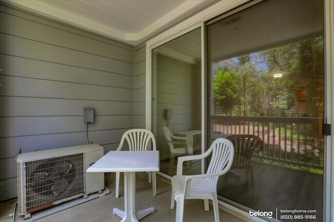 Building Photo - 905 Sunrose Ter