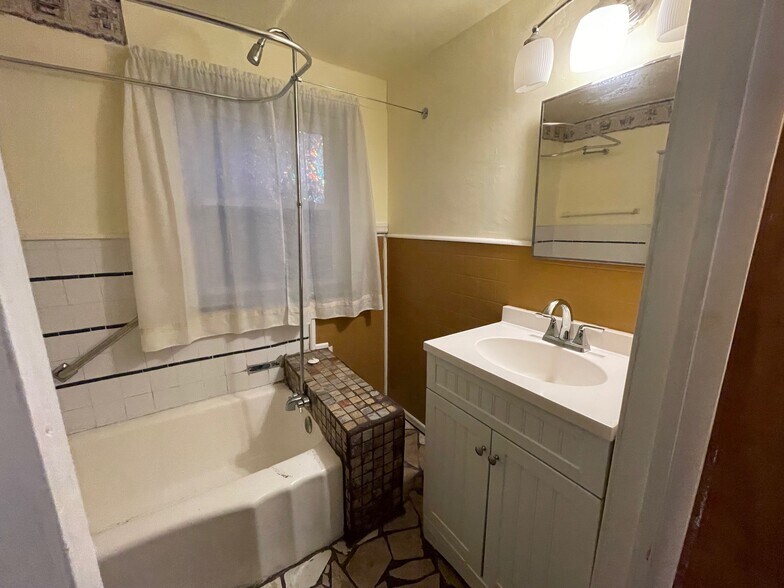 Building Photo - 1311 General Ogden St