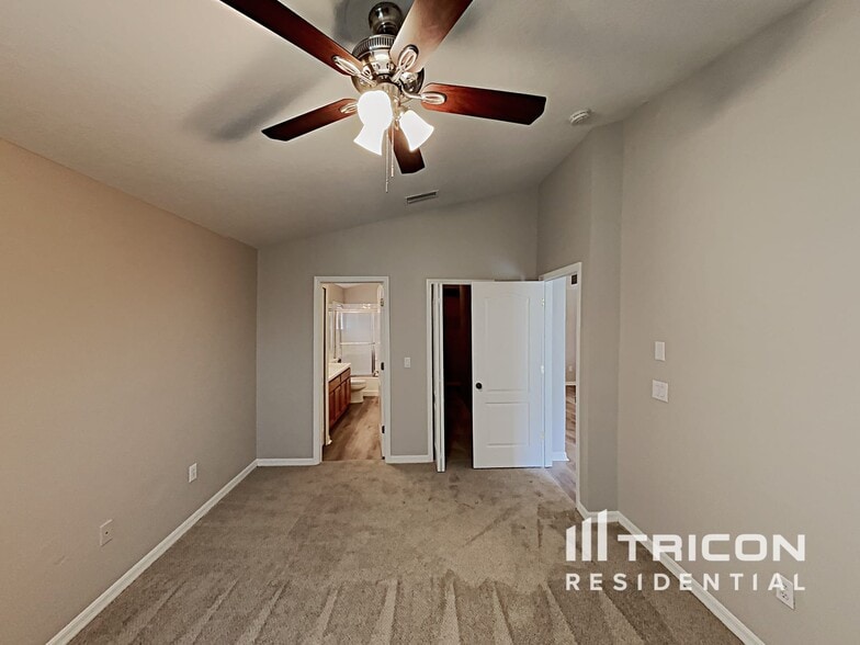 Building Photo - 11242 Lake Lanier Dr