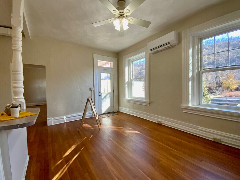 Building Photo - 87 Steuben St