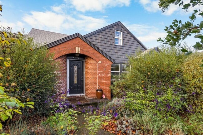 Building Photo - 4707 N Willamette Blvd