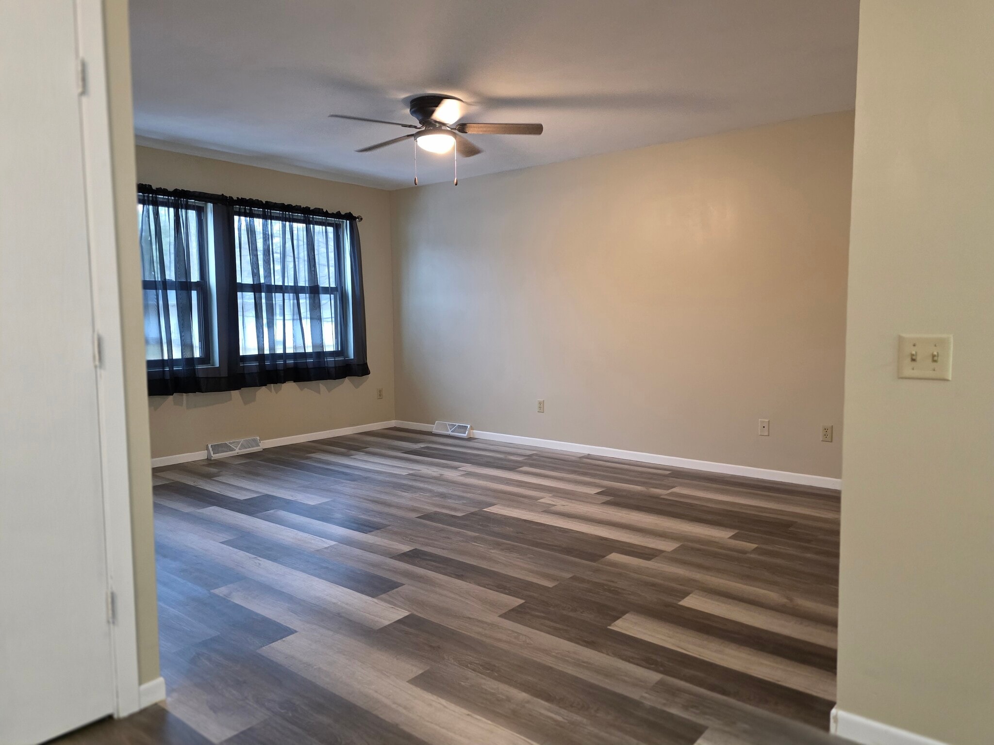 Living Room - 1207 E 14th St