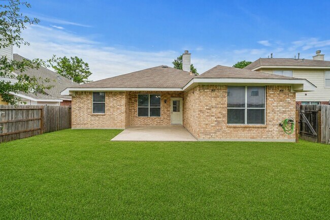 Building Photo - 18235 Silver Timber Ct