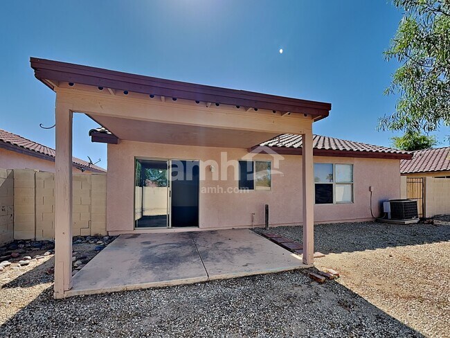 Building Photo - 16400 N Lasso Dr