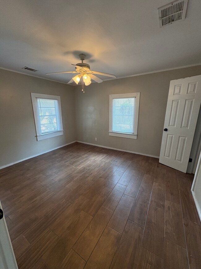 Building Photo - 2524 Norwich-