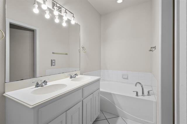 Building Photo - 121 Wildwood Ct