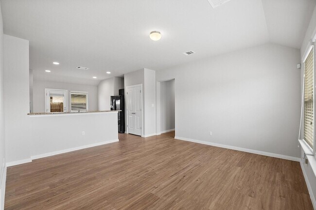 Building Photo - 13024 Tinker St