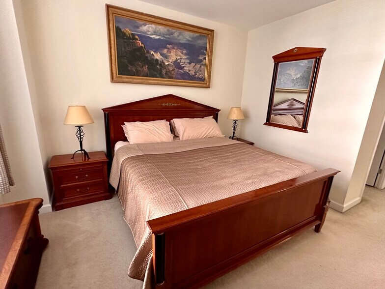 Building Photo - 1111 25th St NW