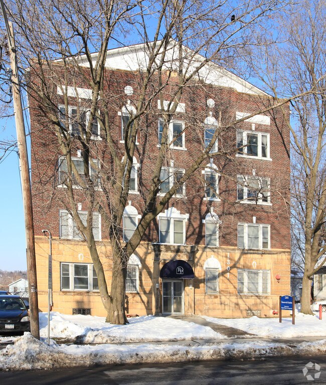 Roosevelt Suites 1301 E Genesee St Syracuse NY 13210 Apartment Finder