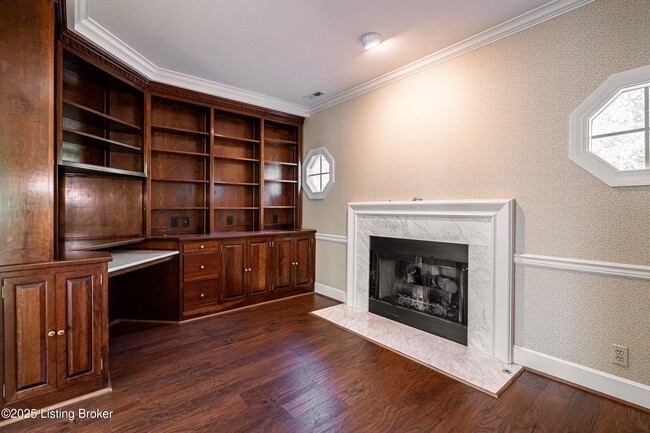 Building Photo - 303 Coralberry Rd