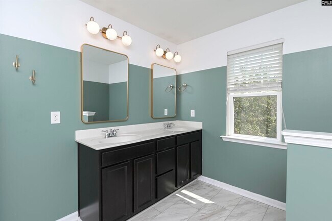 Building Photo - 834 Parnell Ct