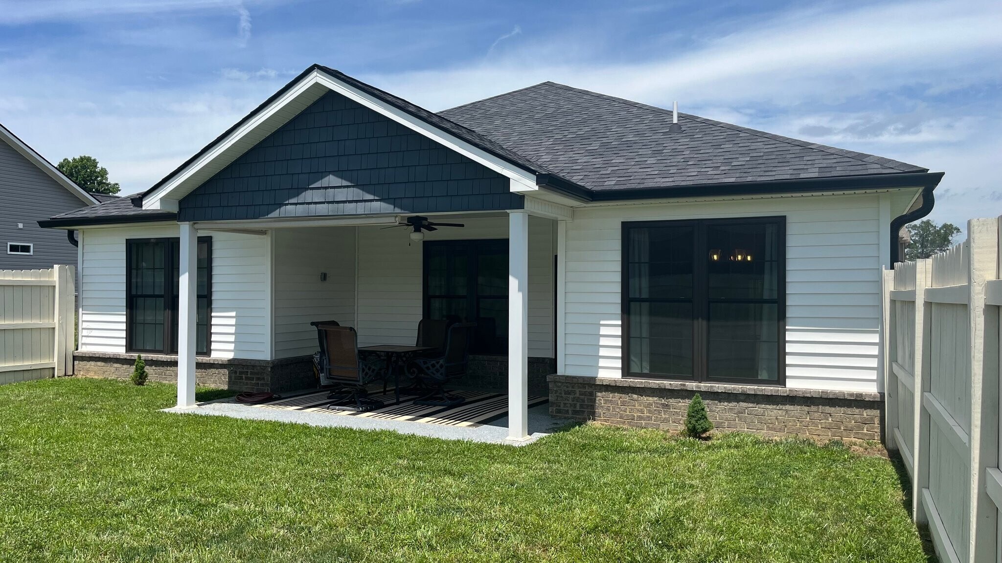 Building Photo - 1417 Lemongrass Dr