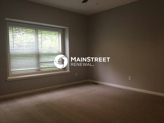 Building Photo - 4 Bedroom Pet-Friendly Home in Grain Valle...