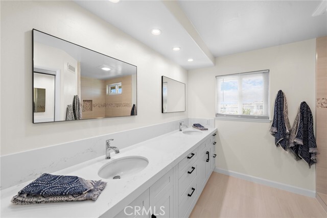 Building Photo - 2105 Via Gavilan