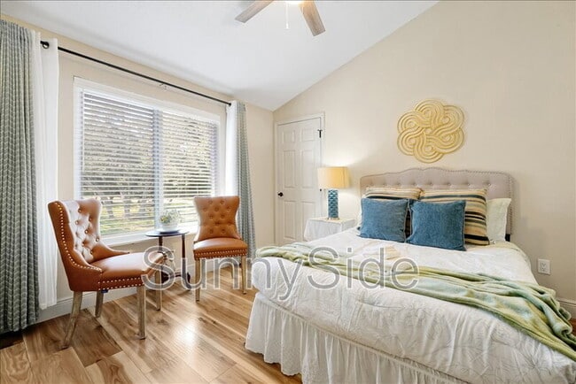 Building Photo - 42 Nottingham Way