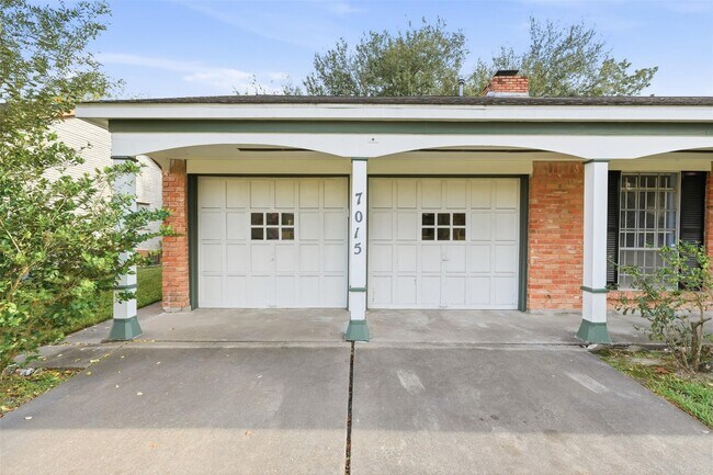 Building Photo - 7015 Pella Dr