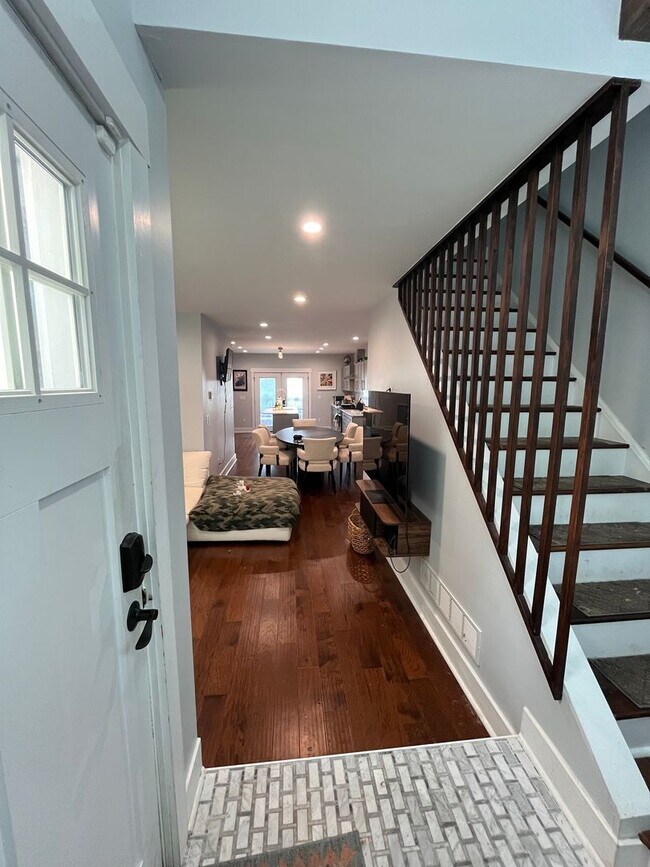Building Photo - Lawrenceville 3 Bed, 2.5 Bath House with Parking for Lease July 1!