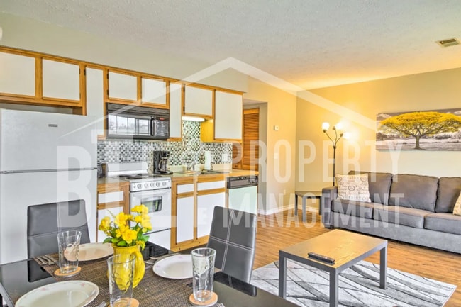 Building Photo - Great Walk-In Unit!