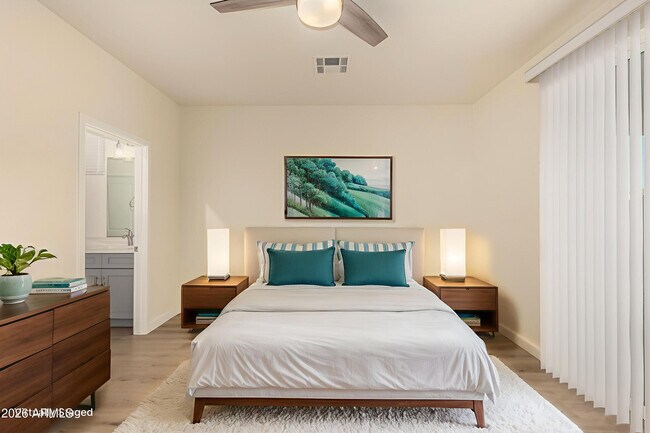 Building Photo - 129 W Latona Rd