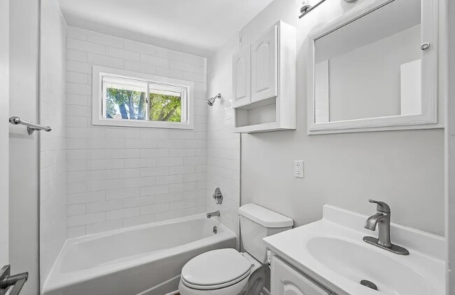 Upstairs Bathroom - 2907 115th Ave NW