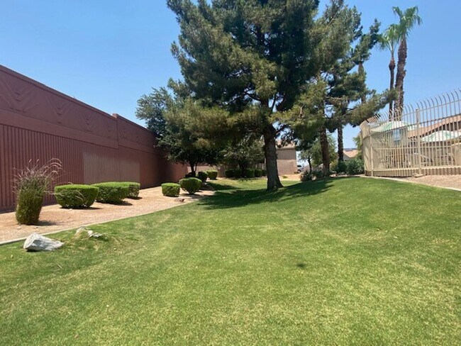 Building Photo - FOR LEASE – 3 BEDROOM, 2.5 BATH TWO STORY HOME WITH COMMUNITY POOL