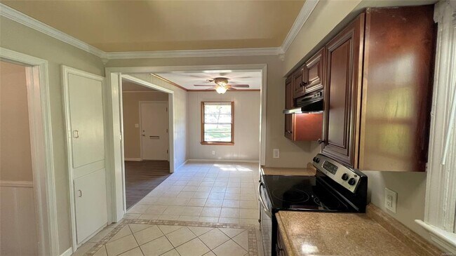 Building Photo - 804 Hillman St