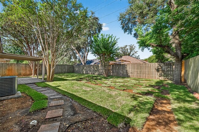 Building Photo - 802 Cascade Creek Dr