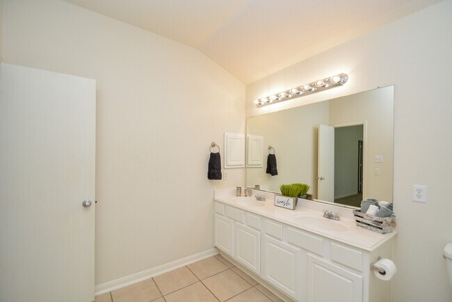 Building Photo - 15318 Marlowe Grove Dr