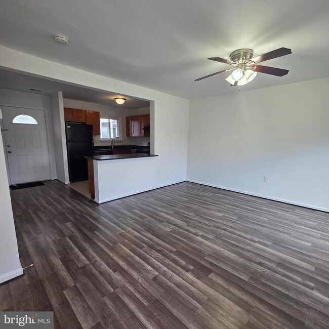 Building Photo - 3096 Heathcote Rd