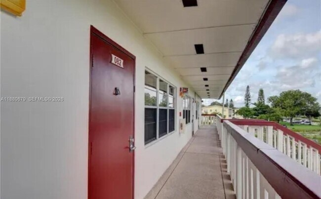 Building Photo - 82 Fanshaw B