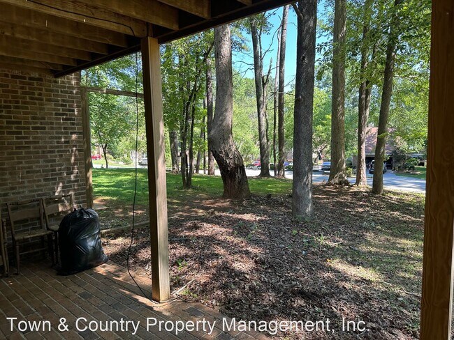 Building Photo - 3 br, 2 bath House - 321 Gatewood Dr. Unit...