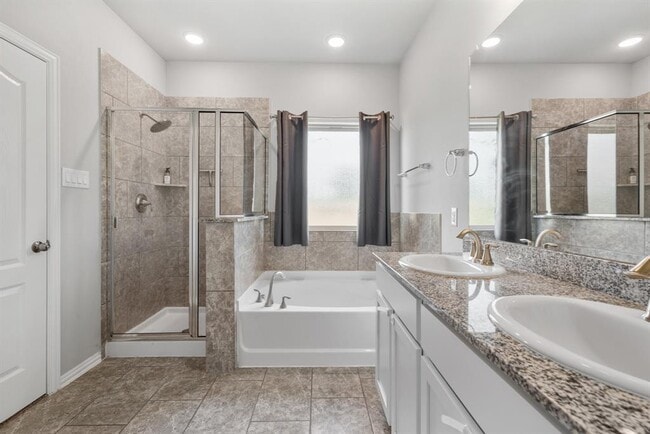 Building Photo - 31711 Azzaro Cir